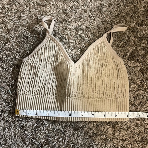 Super cute bralette top - Picture 3 of 3